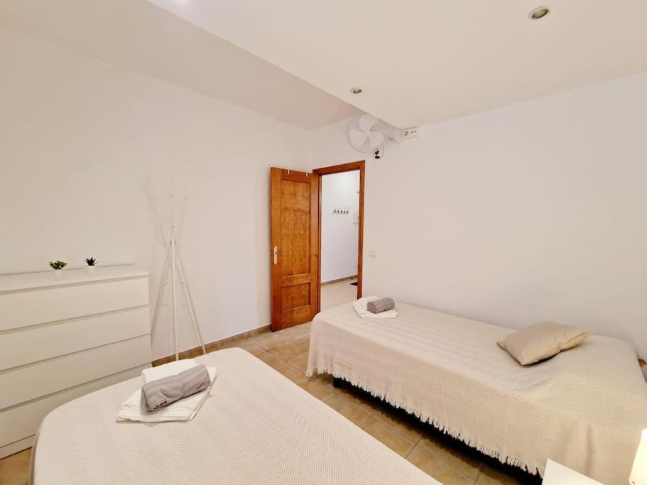 Butibamba Beach Apartment Ла Кала де Михас Екстериор снимка